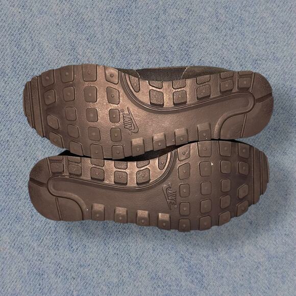 Nike MD Runner 2 Black Retro Running Shoes, Women’s Size 7.5 - Picture 5 of 6